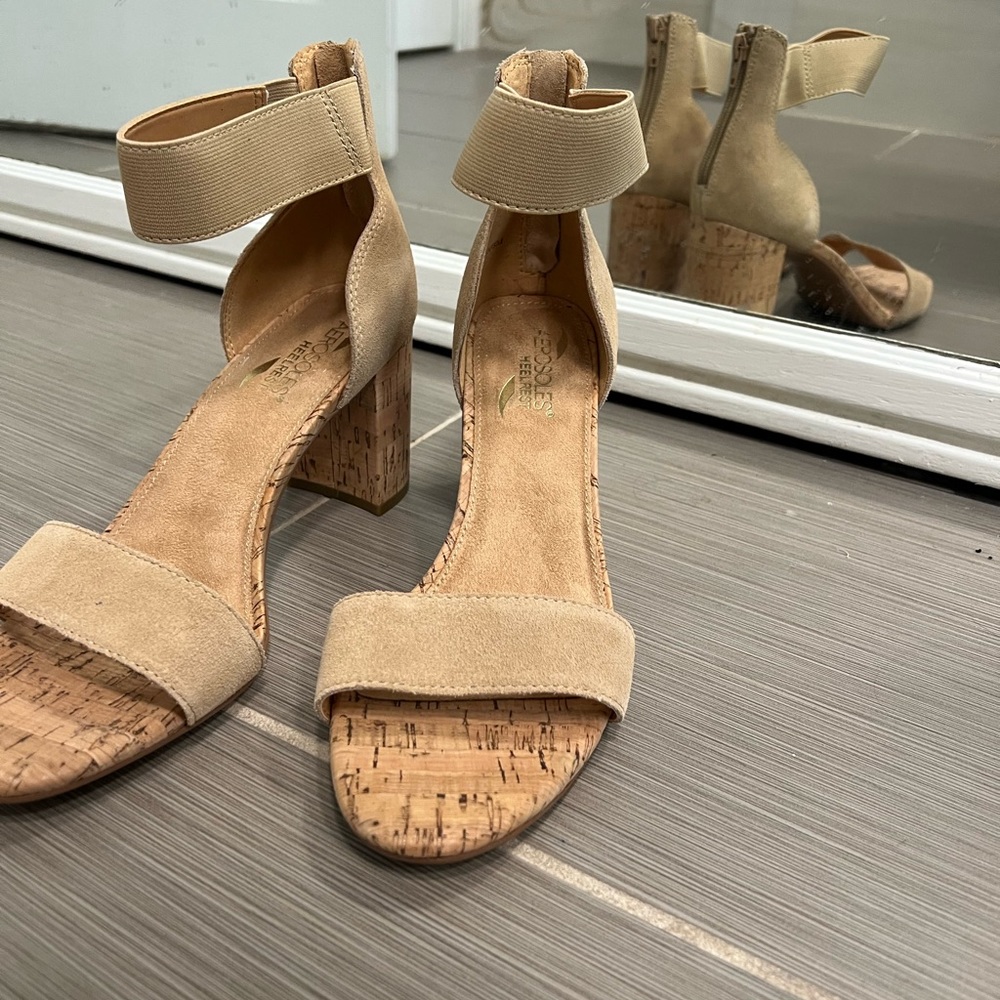 Aerosoles comfort strappy heeled sandal - NWOT